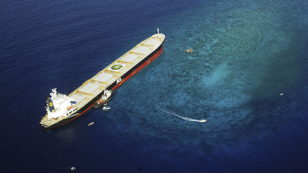hi-852-ship-aground-00659755-8col.jpg hi-852-ship-aground-00659755-8col.jpg